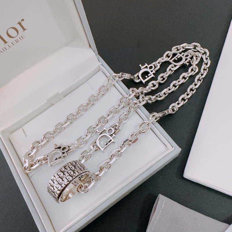 chr1st1an D10r necklaces